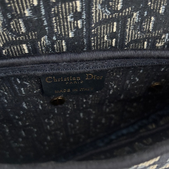 Dior Oblique Saddle Bag in Navy and Cream - Picture 3 of 5